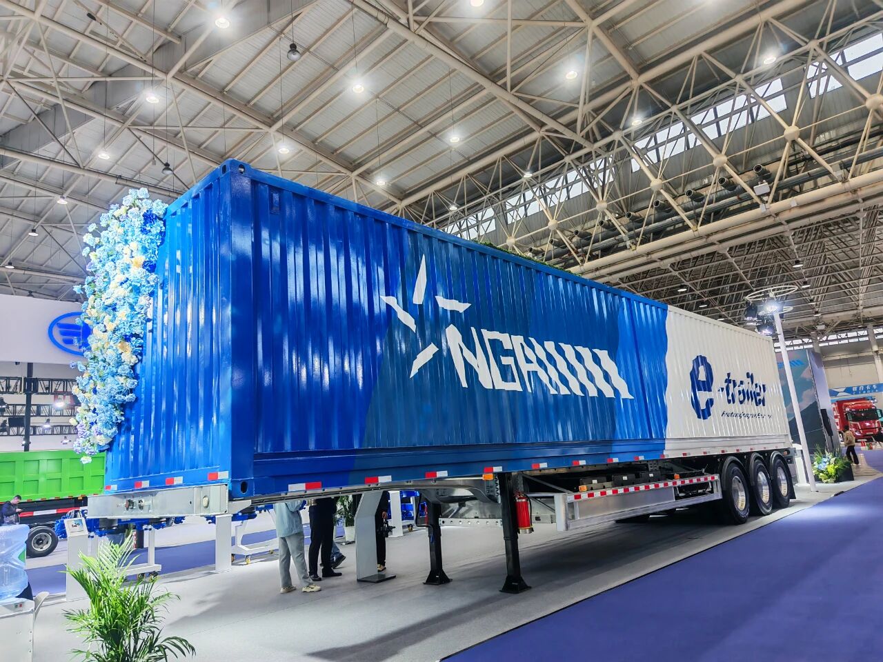 NGA 智能電動(dòng)半掛車(chē)成為 2025 中國(guó)國(guó)際商用車(chē)展會(huì)上的明星產(chǎn)品！